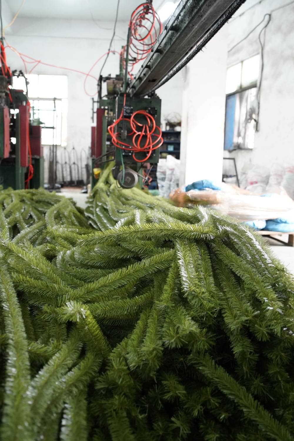 4-line Christmas tree leaf drawing machine