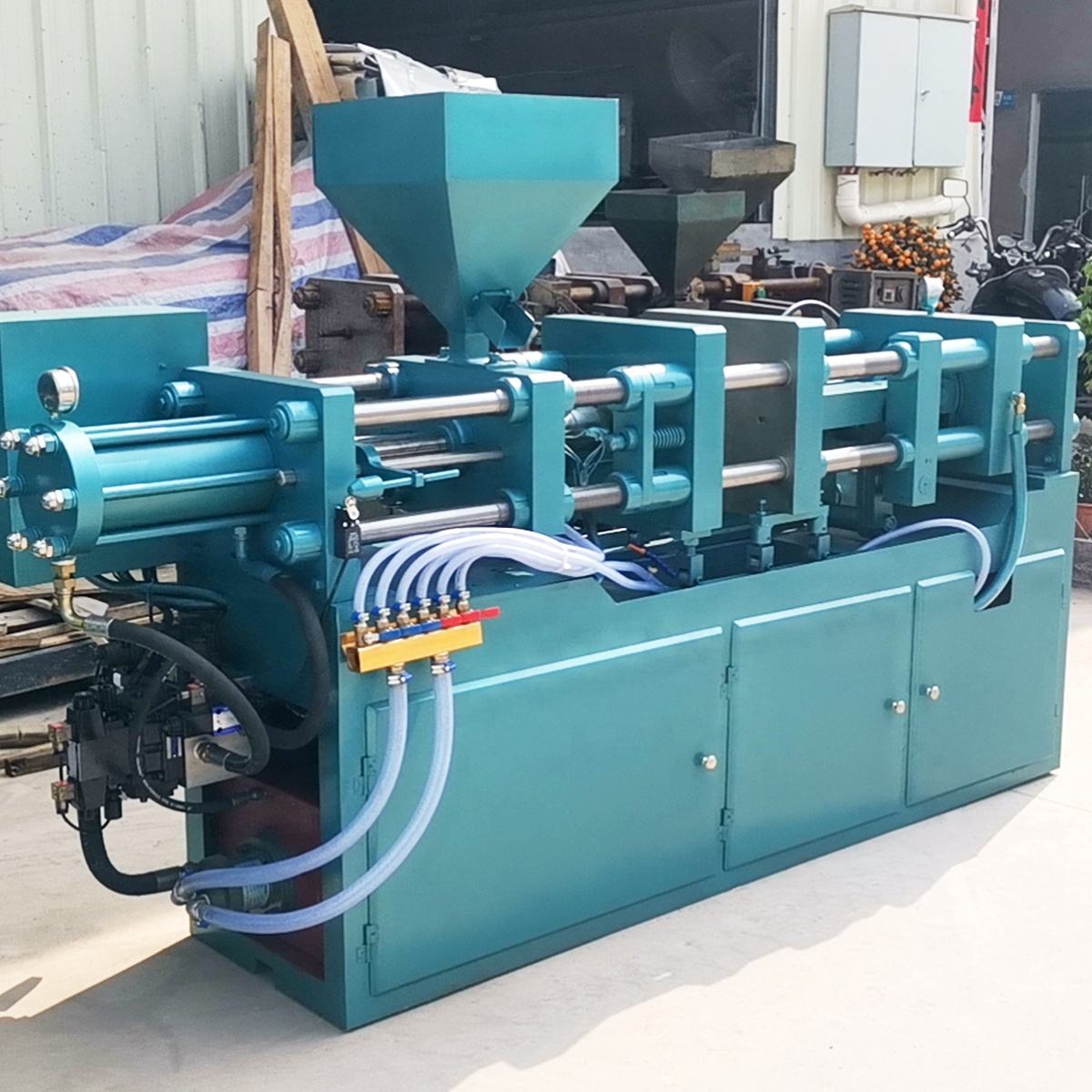 PE Injection Molding Machine