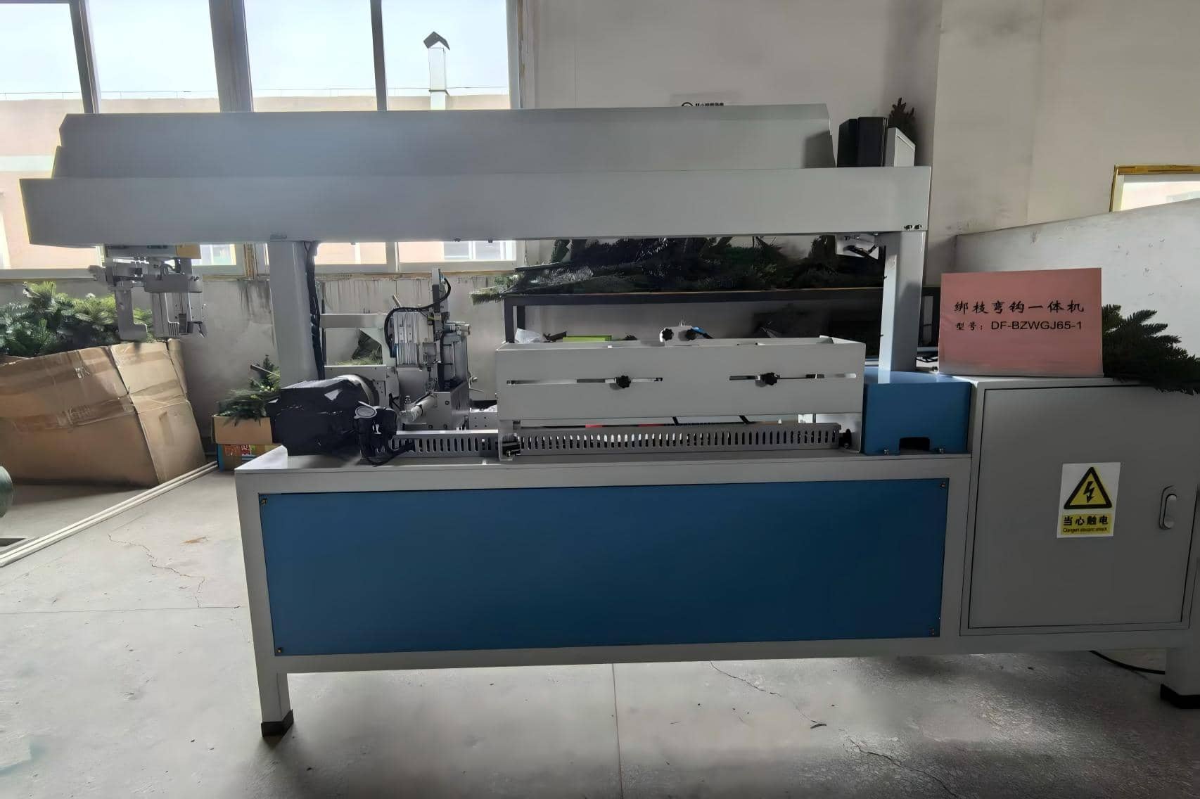 Hook-Forming And Branch-Binding In-One Machine